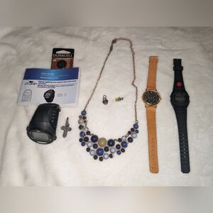Watch and jewelry set. 2 watches are brand new!
